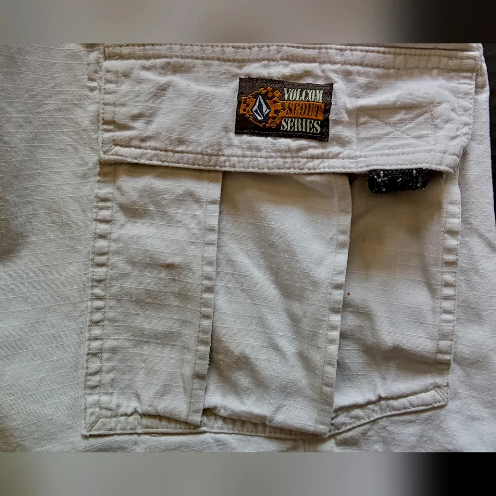 Volcom Cargo Shorts - Picture 3 of 7
